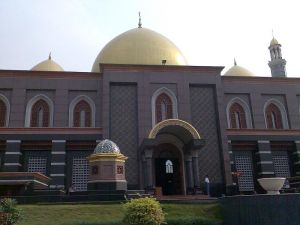 Masjid Dian_Al_Mahri-Depok Jakarta